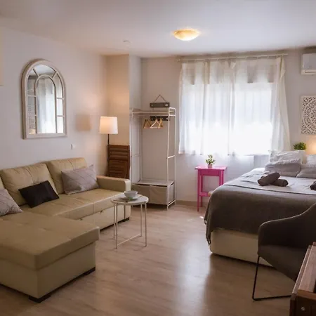 Acogedor Y Moderno Estudio En Capuchinos Málaga